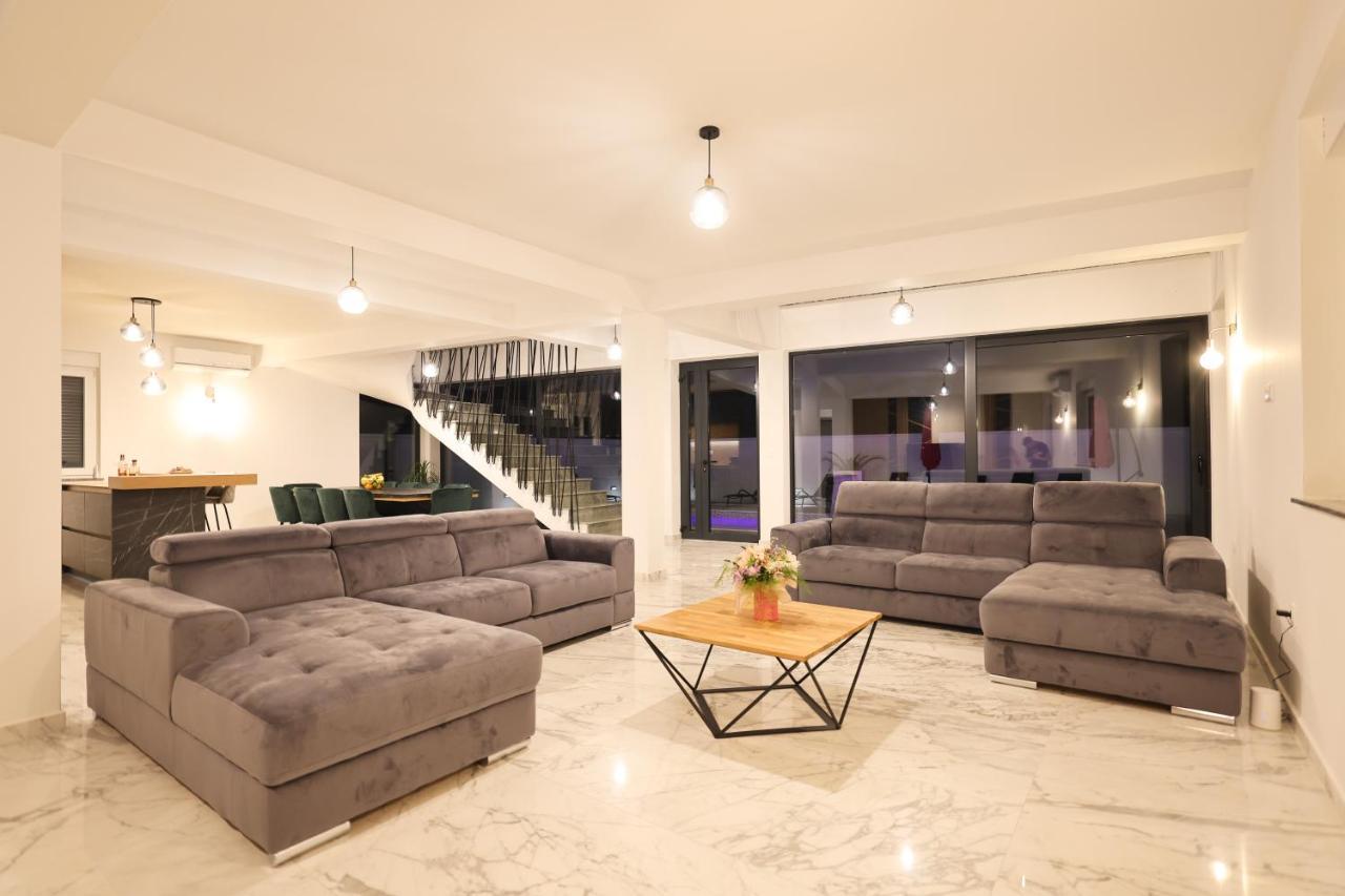 Rhapsody In Green - Luxury Villa In Zadar Crno Kültér fotó