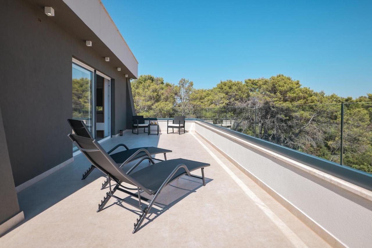 Rhapsody In Green - Luxury Villa In Zadar Crno Kültér fotó
