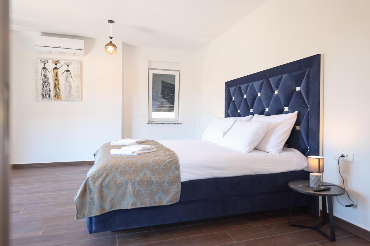 Rhapsody In Green - Luxury Villa In Zadar Crno Kültér fotó