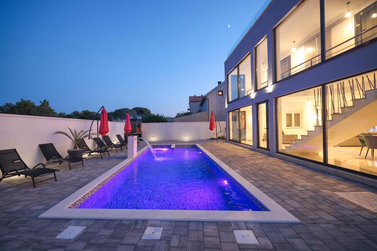 Rhapsody In Green - Luxury Villa In Zadar Crno Kültér fotó