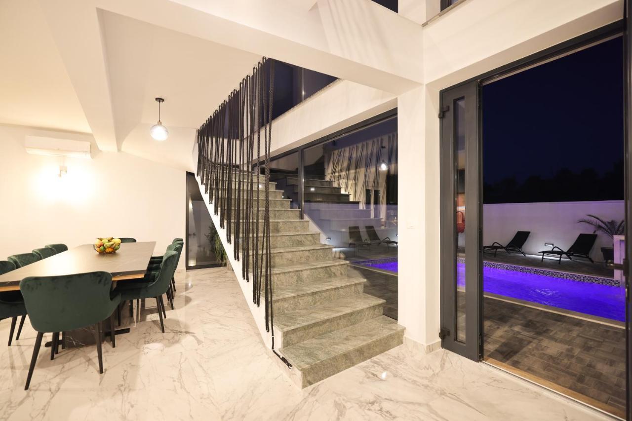 Rhapsody In Green - Luxury Villa In Zadar Crno Kültér fotó