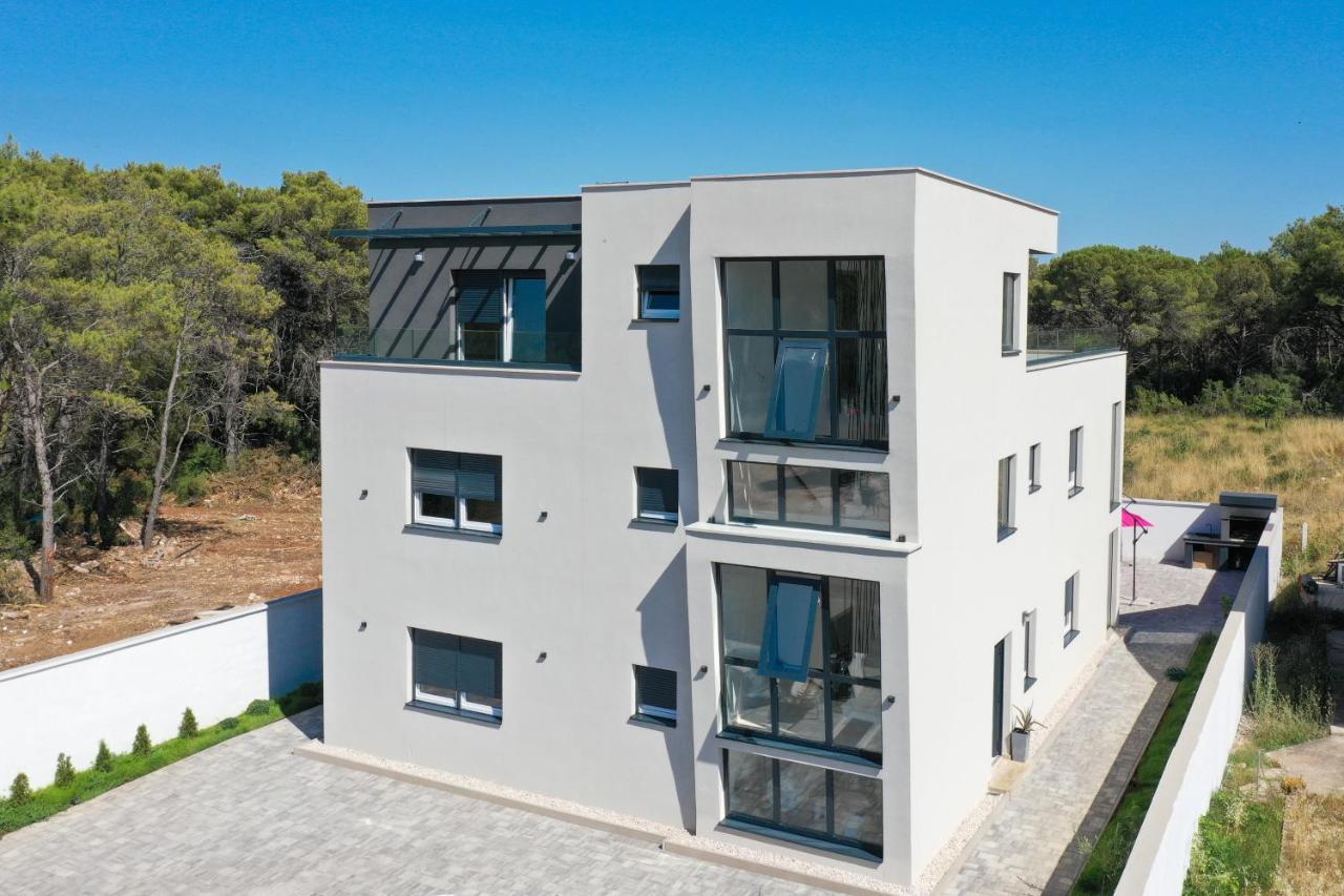 Rhapsody In Green - Luxury Villa In Zadar Crno Kültér fotó
