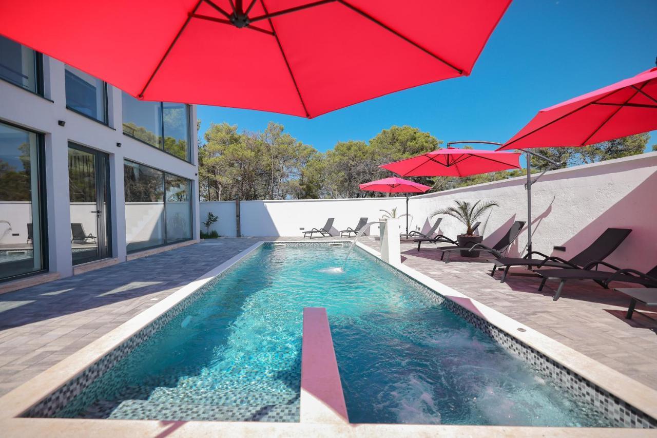 Rhapsody In Green - Luxury Villa In Zadar Crno Kültér fotó